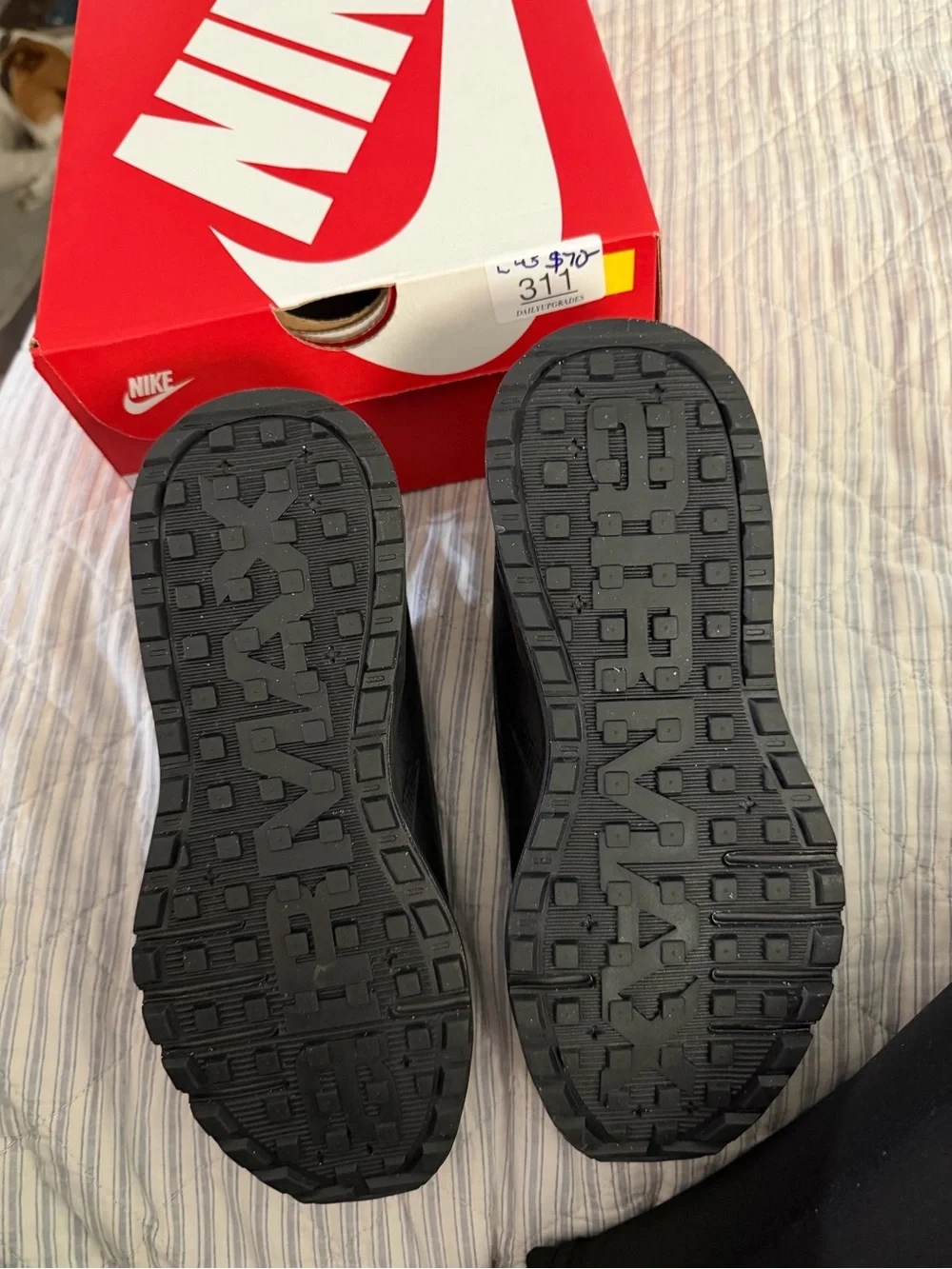 👟 BRAND NEW Nike Air Max Youth Sneakers (Size 5Y) — $70Condition: Brand New